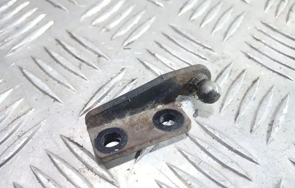 Mitsubishi Lancer VIII Shock absorber/damper mounting bracket 