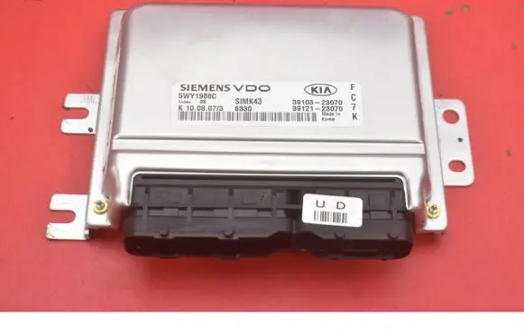 KIA Sportage Engine control unit/module ECU 39103-23070