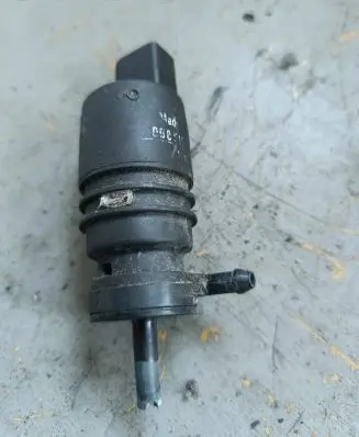 Audi A4 S4 B5 8D Windscreen/windshield washer pump