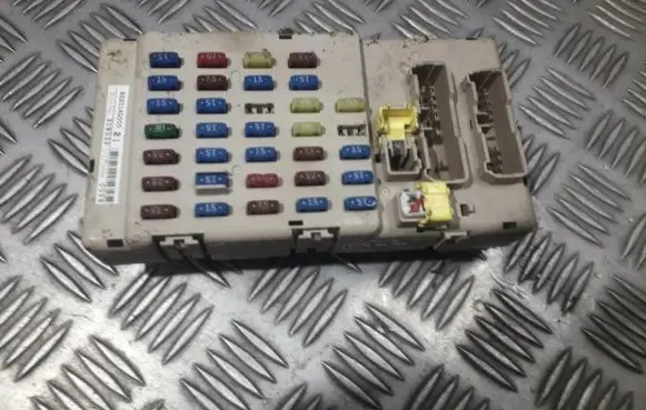 Subaru Legacy Fuse box set 82201ag000
