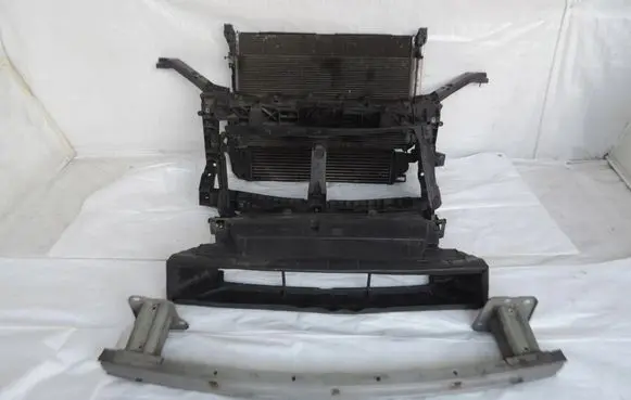 Opel Vivaro Radiator support slam panel 