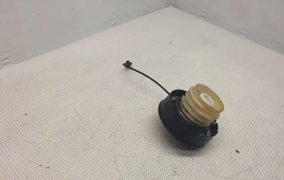 Toyota Avensis T250 Fuel tank cap lock BAKOUZSUKIMAS