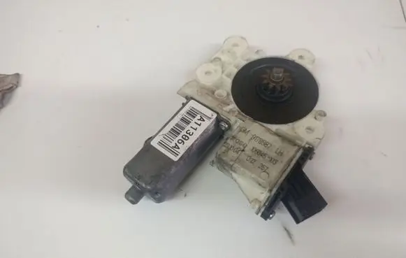 Opel Vectra C Front door window regulator motor A71306A