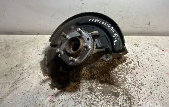 Land Rover Freelander 2 - LR2 Front wheel hub