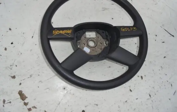 Volkswagen Golf V Steering wheel