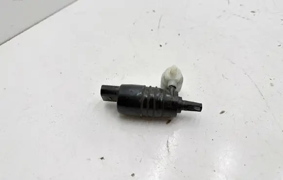 BMW 5 G30 G31 G38 Windscreen/windshield washer pump 7388349 170606