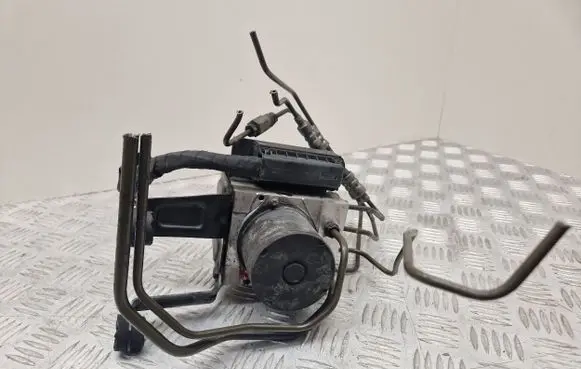 BMW 5 E60 E61 ABS Pump 6769707 6758743 0265234136