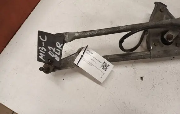 Mercedes-Benz C W203 Front wiper linkage and motor 404518 A2038200342