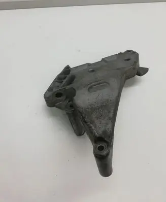 Volkswagen PASSAT B6 Engine mounting bracket 03G199207E