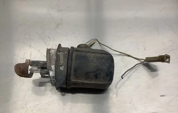 BMW 3 E30 Headlight part 024018