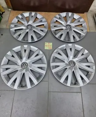 Volkswagen Golf Sportsvan R16 wheel hub/cap/trim 