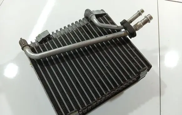 Volkswagen Touareg I A/C cooling radiator (condenser) 7L0820102