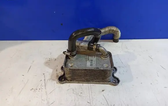 Volvo S80 Engine oil radiator 31201911