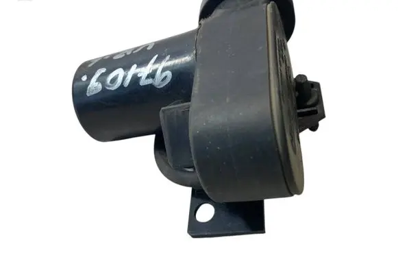 Volkswagen Transporter - Caravelle T4 Central locking vacuum pump 701907325A