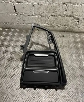 Cup holder front