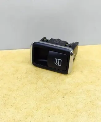 Mercedes-Benz C W204 Electric window control switch A2048707358 03139103 10034661