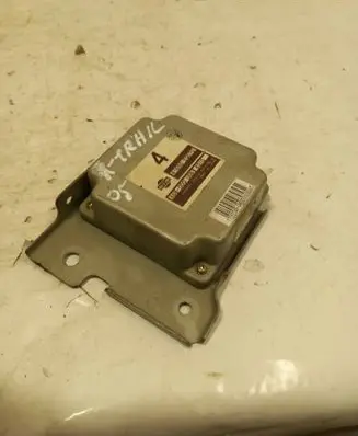 Nissan X-Trail T30 Torque split ecu control unit/module 41650EQ070