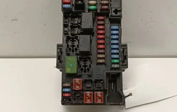 Opel Mokka Fuse box set 21092612 1302121445