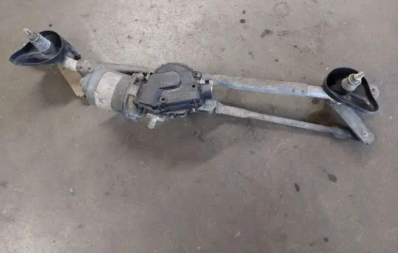 Dodge Caliber Front wiper linkage and motor 05303780AD 70113 AX1590109292