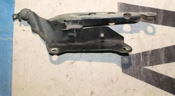 Volvo XC90 Tailgate/trunk/boot hinge A22823