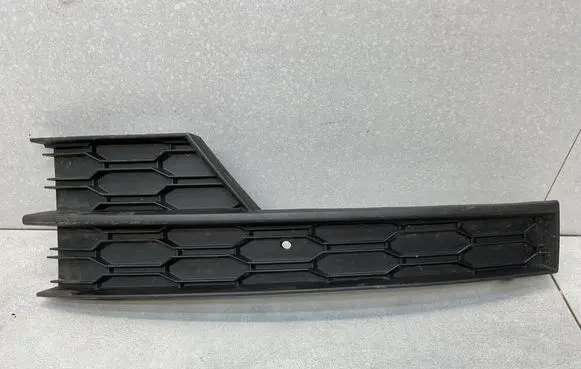 Skoda Octavia Mk3 (5E) Front bumper lower grill 5E0807681F