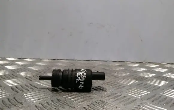 Mercedes-Benz Vito Viano W639 Windscreen/windshield washer pump