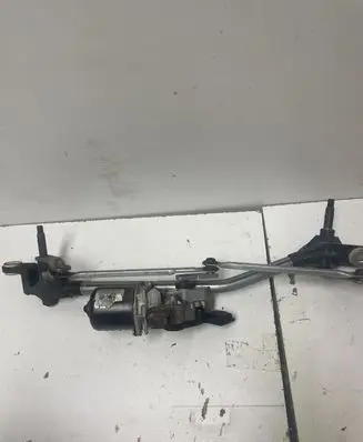 Renault Megane III Front wiper linkage and motor W000007226