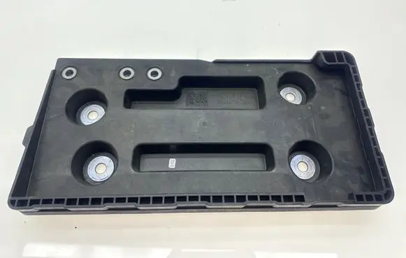 Volkswagen PASSAT B8 Battery tray 3Q0804869