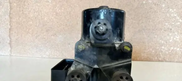 Skoda Octavia Mk2 (1Z) ABS Pump 1J0907379AC