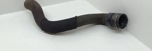Opel Insignia A Engine coolant pipe/hose 565563297