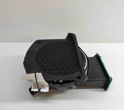 BMW X4 G02 Subwoofer speaker 6811918 6826950