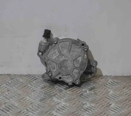 Volkswagen Jetta VI Vacuum pump 03L145100