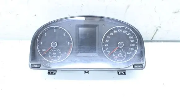 Volkswagen Touran II Speedometer (instrument cluster) 1T0920871D