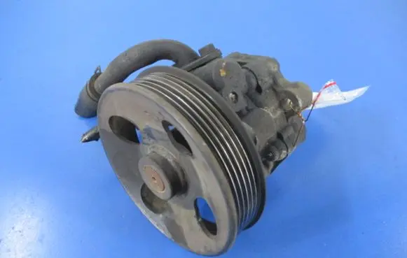 KIA Carens I Power steering pump OK2KC32600