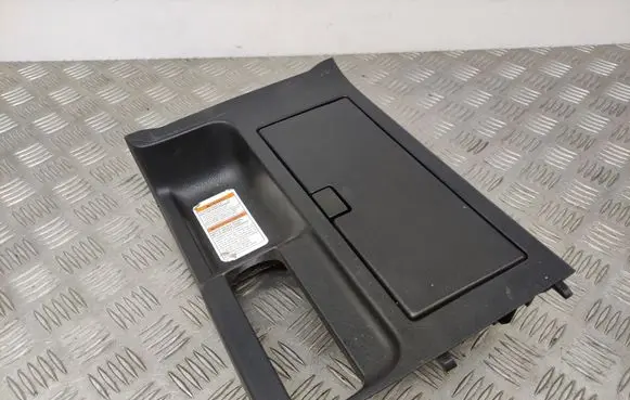 Cup holder front
