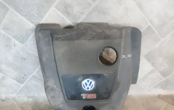 Volkswagen Golf IV Engine cover (trim) 038103925BH 013209 054529AB