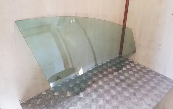 Ford Focus Front door window glass four-door BM51A21410A