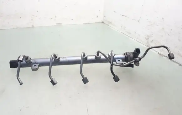 Mercedes-Benz B W245 Fuel main line pipe A0061533328 A6400702095 A6110780449