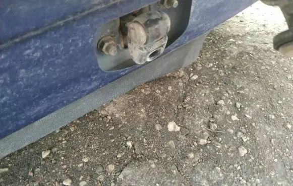 Volvo V50 Rear door check strap stopper