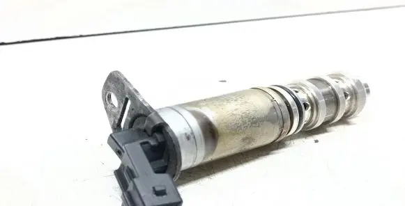 BMW 3 E92 E93 Camshaft vanos timing valve 7584115 11367584115