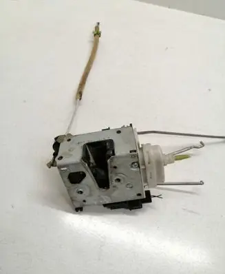 Audi A8 S8 D2 4D Front door lock 8D1837016F