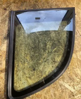 Opel Zafira A Rear side window 90579311 90579313