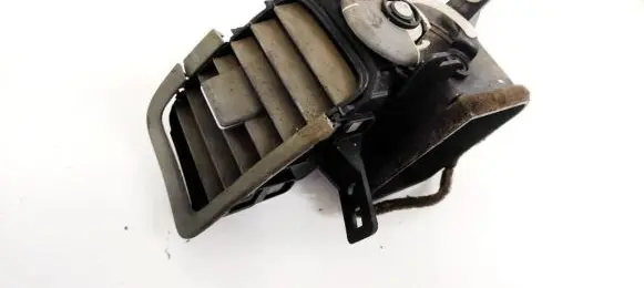 Nissan Primera Dash center air vent grill 68761AV600 68761AV601