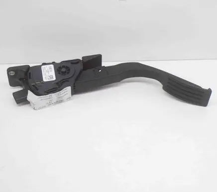 Ford Focus Accelerator throttle pedal 6PV01036882 EV619F836BA