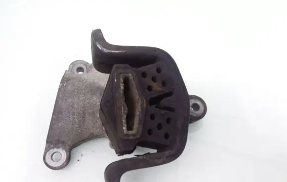 Volkswagen Transporter - Caravelle T5 Engine mount bracket 7H0399151H 7H0399151L