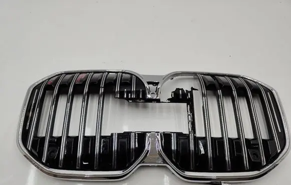 BMW 7 G70 Front bumper upper radiator grill 5A013E0 89252001