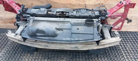 Renault Megane III Radiator support slam panel