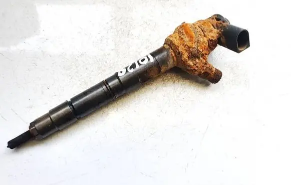 Audi Q3 8U Fuel injector 0445110369 03l130277j