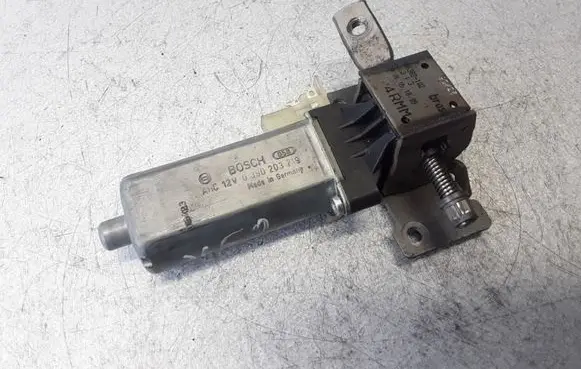 Volvo V50 Seat adjustment motor 0390203219 906382102 905416102