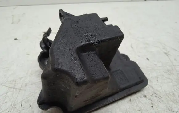 Volvo V70 Vacuum air tank 8646411180